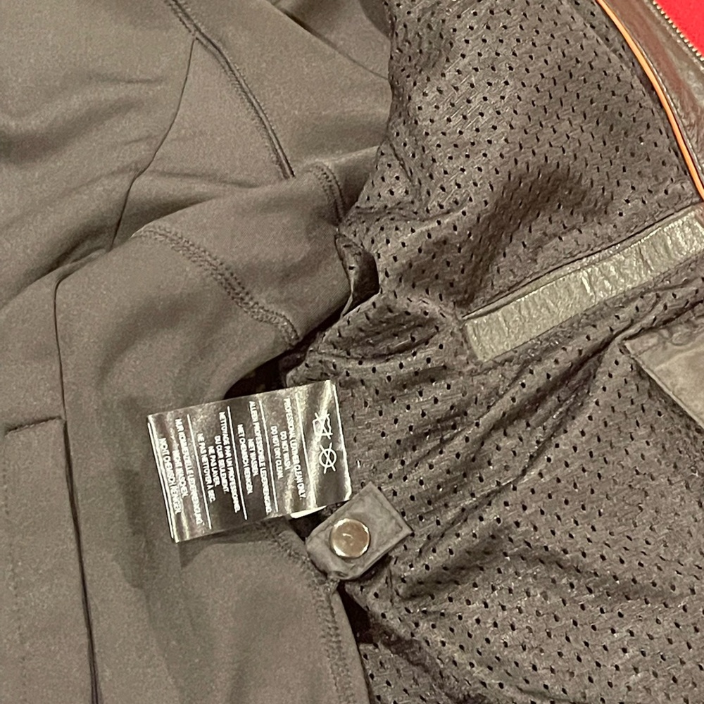 Harley Davidson women jacket size small it’s like 4-6 ( USA) - Picture 5 of 16